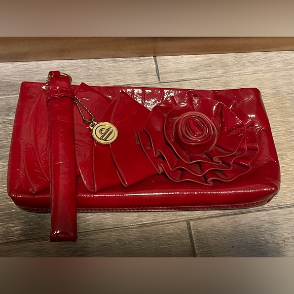 Big Buddha Red Flower Wrislet - Picture 4 of 5